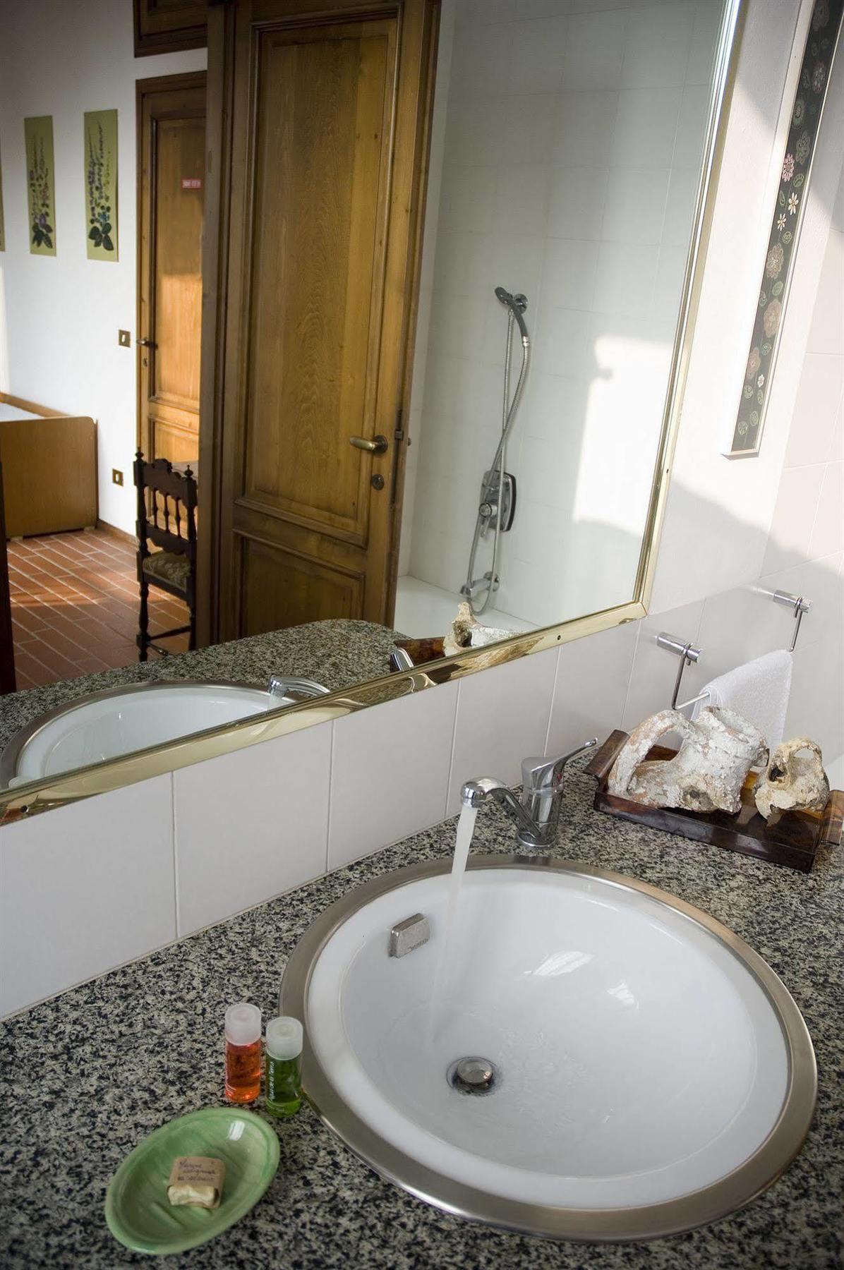 Bed And Breakfast Casa Nini Lierna Exterior photo